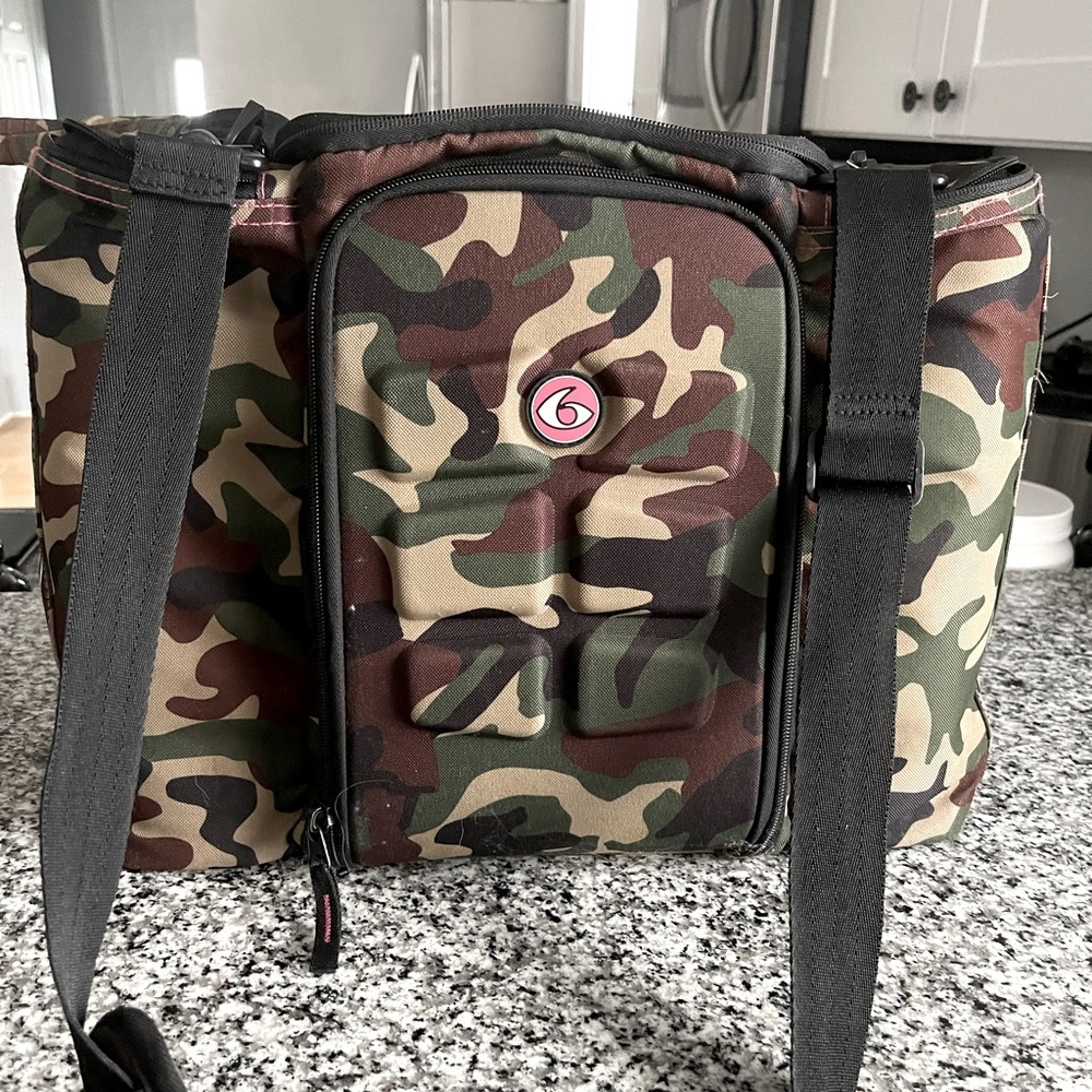 6 PACK FOOD COOLER  FLAG NOR FAIL